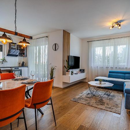 Korina Apartment - Free Private Parking 자다르 외부 사진