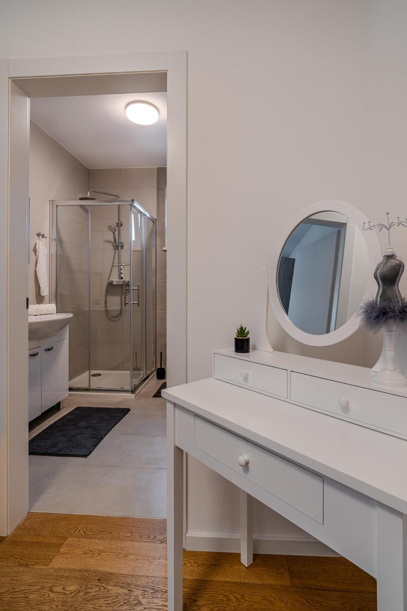 Korina Apartment - Free Private Parking 자다르 외부 사진
